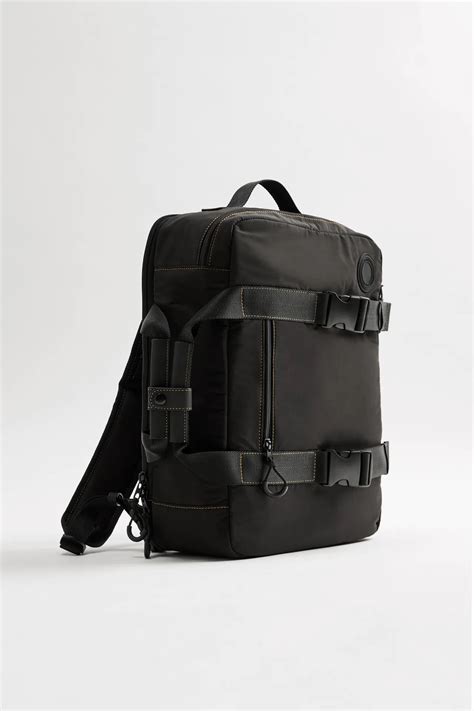 mochila zara